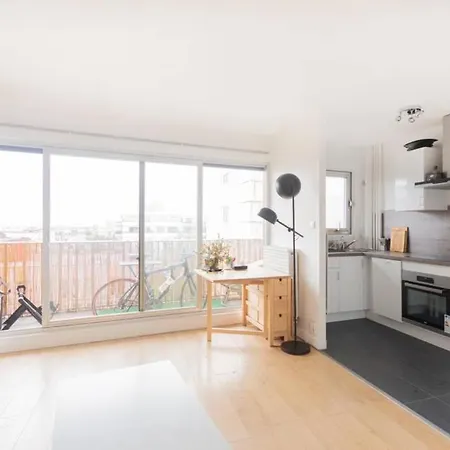 Apartment Guestready - Pleasant Studio Montparnasse With Balcony Paris