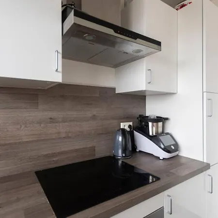 Guestready - Pleasant Studio Montparnasse With Balcony Apartment